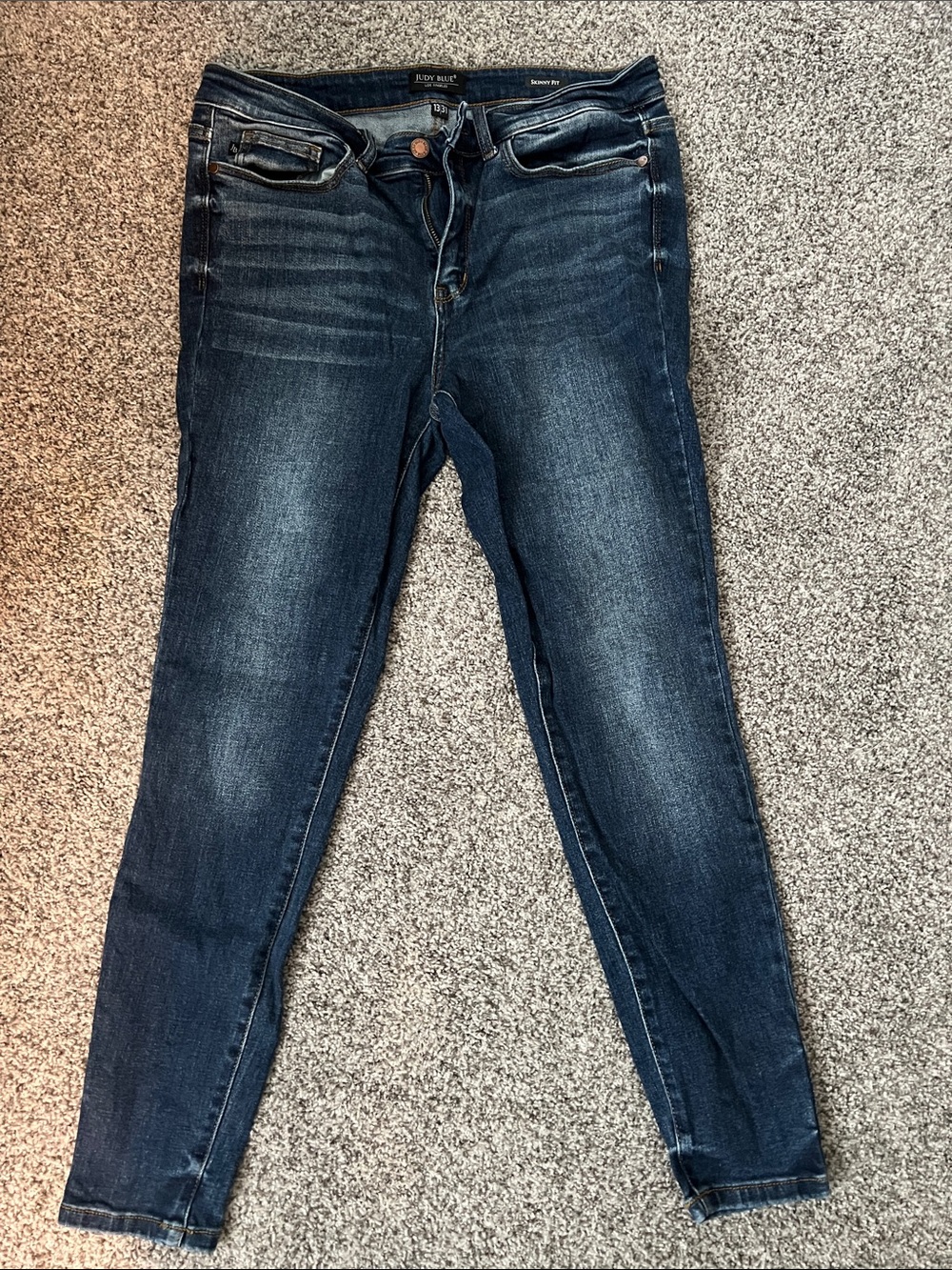 Judy Blue 🩵Skinny Jeans in Dark Wash with Fading NWOT
